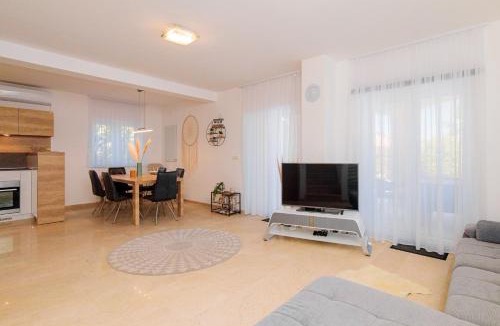 Sveti Ivan Dobrinjski Villa | Villa Adeline