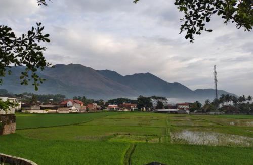 Garut Villa | Villa Adinda Syariah D8