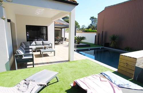Saint-Vincent-sur-Jard House | Villa Agapanthes, perfect in any season, with heated swimming pool
