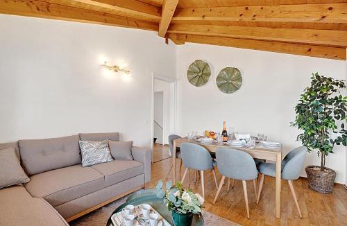 Agra Apartment | Villa Agra Apartment - Happy Rentals