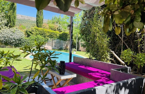 Chateauneuf-le-Rouge Villa | Villa Aix en Provence with swimming pool