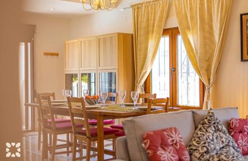 Balcon del Mar Villa | Villa Alamito by Abahana Villas