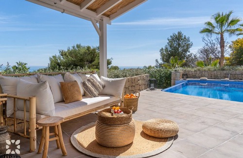 Urbanitzacio la Fustera Villa | Villa ALDABA by Abahana Villas