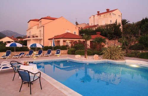 Cavtat Apartment | Villa Alegria Cavtat - Studio Apartment with Patio and Garden View