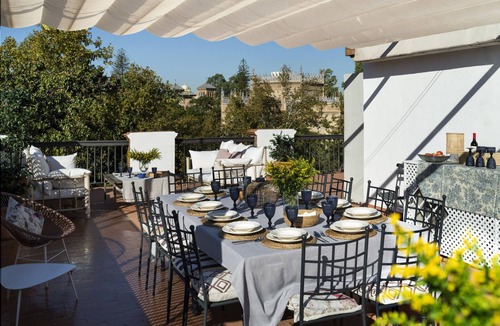 Sur Ski Chalet | Villa Alfonso, Luxurious restored palace house next to Plaza de España.