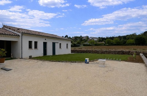 Joyeuse Villa | Villa Alicia, au Calme Avec Piscine et Jacuzzi Privé