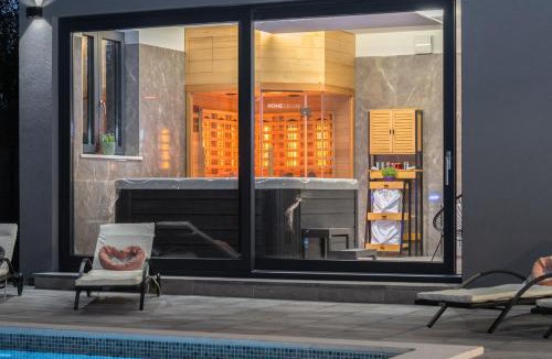 Zupanici Villa | Villa Alison Deluxe Junior with private spa and heated swimming pool