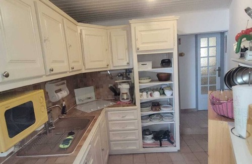 Saint-Pierre-la-Mer Villa | Villa, all mod cons, enclosed with seaside view