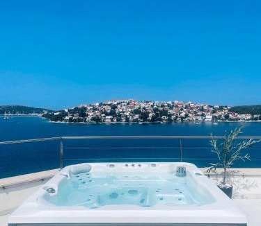 Podglavica Villa | Villa Allina - Heated Pool, Rooftop Jacuzzi & Sea Views