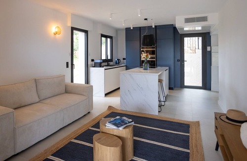 Hyeres Villa | VILLA ALMANARRA