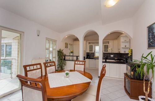 Neoric Villa | Villa Almas 2 with swimming pool