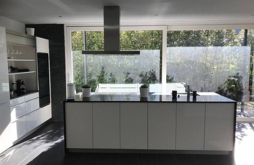 Ruetli House | Villa am See 2/Beach House by Interhome