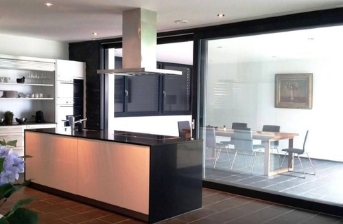 Ruetli House | Villa am See 5/Beach House by Interhome