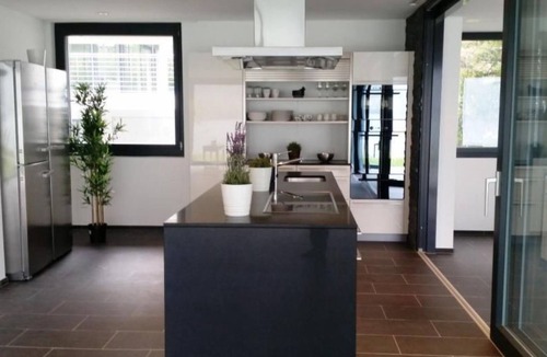 Ruetli House | Villa am See 5/Beach House by Interhome