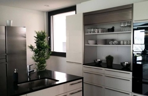 Ruetli House | Villa am See by Interhome