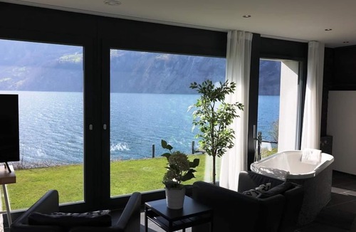 Ruetli House | Villa am See by Interhome