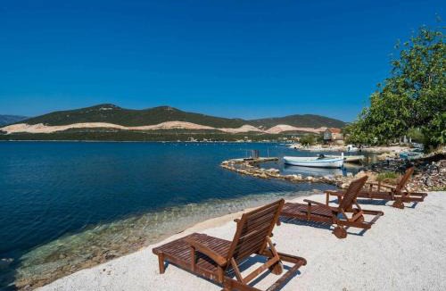 Putnikovic Villa | Villa am Strand Olive Mill