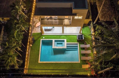 Downtown Hollywood House | Villa Amalfi | New Villa | Heated Pool | Jacuzzi