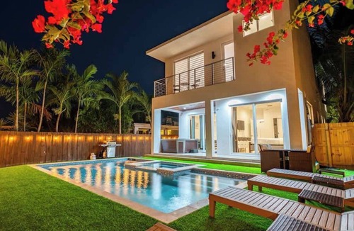 Downtown Hollywood House | Villa Amalfi | New Villa | Heated Pool | Jacuzzi