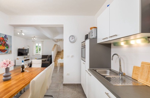 Susnjici Villa | Villa Amalija, a holiday home with a heated pool