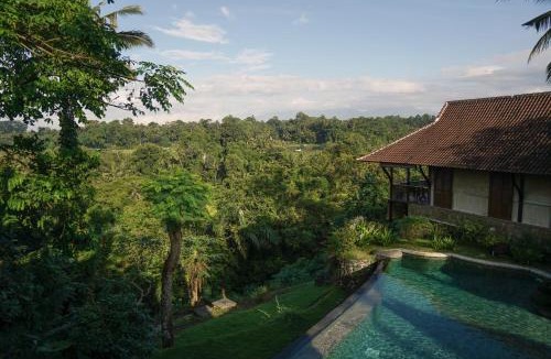 Sayan Villa | Villa Amaru