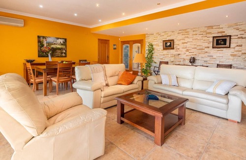 Arnella Villa | Villa AMBAR by Abahana Villas