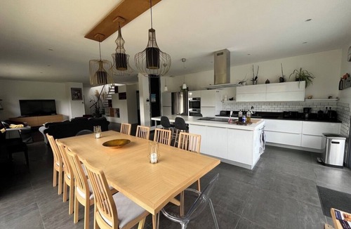 Amboise Villa | Villa Amboise 5 rooms, 11 pers, cosy jacuzzi & swimming pool, large quiet garden