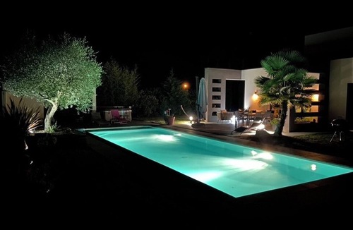 Amboise Villa | Villa Amboise 5 rooms, 11 pers, cosy jacuzzi & swimming pool, large quiet garden