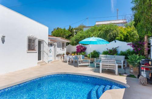 Urbanitzacio la Fustera Villa | Villa Ametler - PlusHolidays