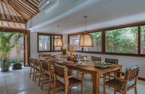 Batubelig Villa | Villa Amore - Elegant 4-br Villa close to the beach
