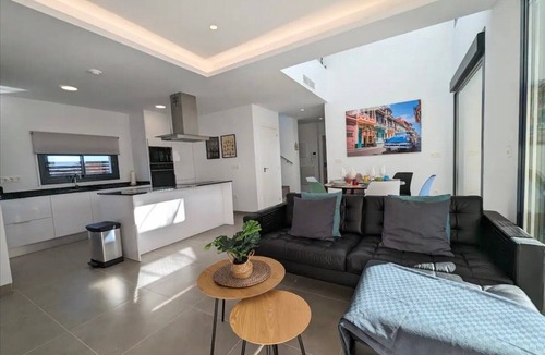 Los Montesinos House | Villa 'Amplia Esquinera Con Piscina' with Private Pool, Wi-Fi and Air Conditioning