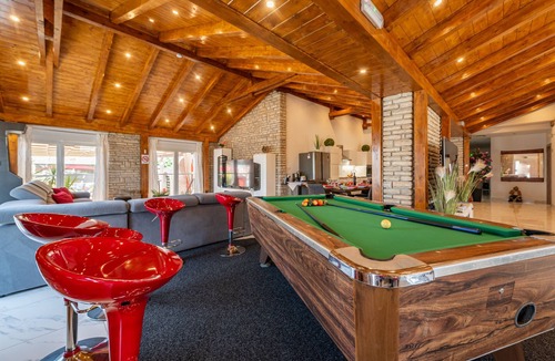 Turanj Villa | Villa Ancora No.1 with heated pool, sauna and jacuzzi