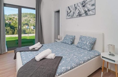 Stomorska Villa | Villa Anđelina - Three Bedroom Villa with Swimming pool