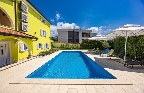 Musalez Villa | Villa Andrea for 17 people with private 40 m2 pool & pet friendly near Poreč