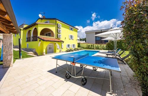 Musalez Villa | Villa Andrea for 17 people with private 40 m2 pool & pet friendly near Poreč