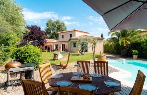 Beziers Villa | Villa Andria Family-friendly trampoline & pool
