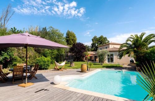 Beziers Villa | Villa Andria Family-friendly trampoline & pool