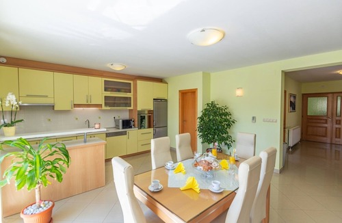 Donji Prolozac House | Villa Anette with 5 bedrooms - in quiet area of Prolozac - Imotski