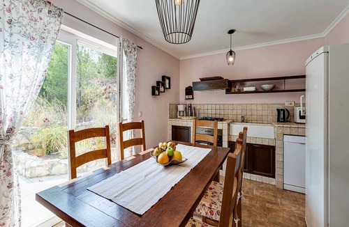Pasadur Villa | Villa Angela - Six Bedroom Villa with Swimming Pool