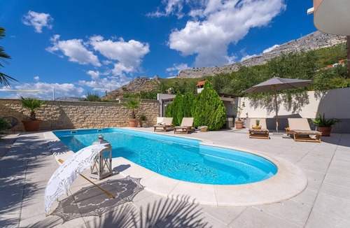 Mravince Villa | Villa Anita with private pool, gym, 6 bedrooms, sea view