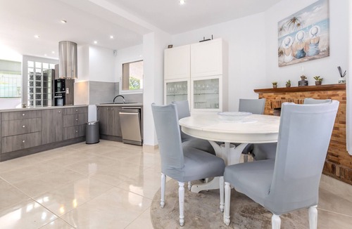 Castell-Platja d'Aro Villa | Villa 'Anna' with Sea View, Wi-Fi and Air Conditioning
