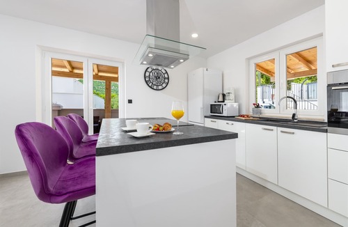 Mokosica Villa | Villa Anny with Private Pool & Free Parking Garage