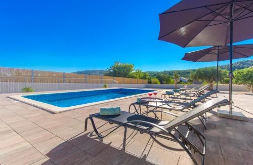 Marina Villa | Villa Antonia with heated pool