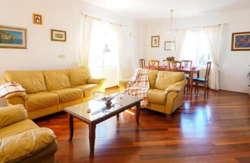 Mocici Villa | Villa Antonija - Four-Bedroom Villa with Terrace and Private Pool