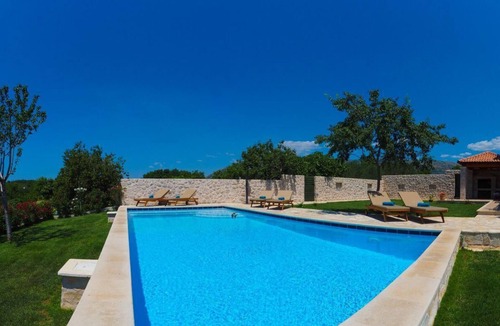 Mocici House | Villa "Antonija" with garden, grill, and terrace