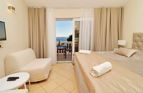 Postup Hotel | Villa Antonio