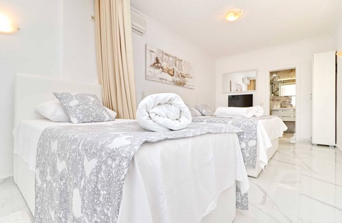 Postup Hotel | Villa Antonio