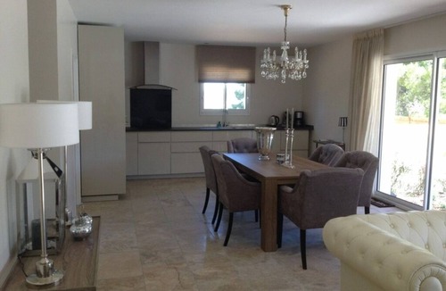 Pouzols-Minervois Villa | VILLA APHRODITE - sleeps 6 with heated pool and air conditioning