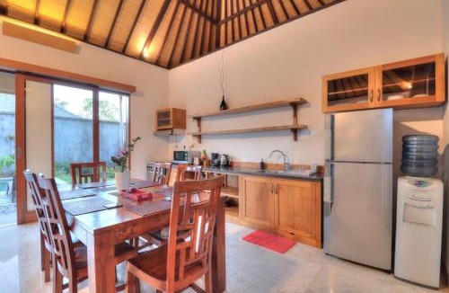 Kedewatan Villa | Villa Aprikot Ubud