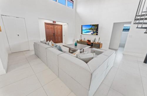 North Bay Village Villa | Villa Aqua Haven